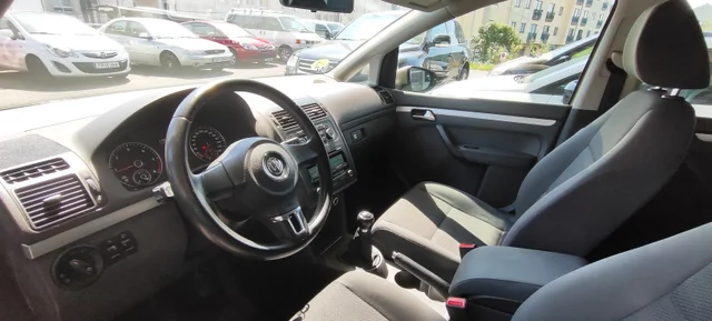 VOLKSWAGEN Touran 1.6 TDI Advance