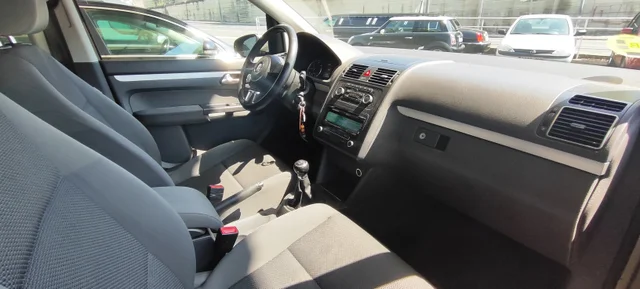 VOLKSWAGEN Touran 1.6 TDI Advance