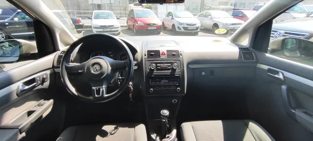 VOLKSWAGEN Touran 1.6 TDI Advance