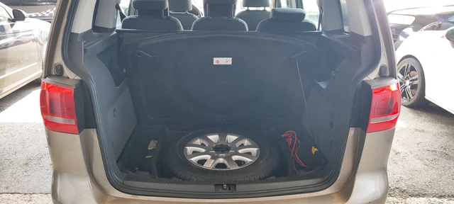 VOLKSWAGEN Touran 1.6 TDI Advance