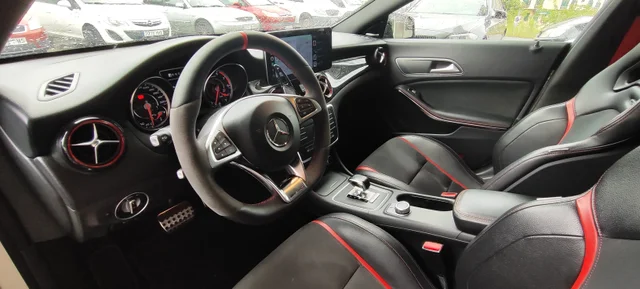 MERCEDES-BENZ CLA 45AMG 4Matic Edition1