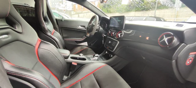 MERCEDES-BENZ CLA 45AMG 4Matic Edition1